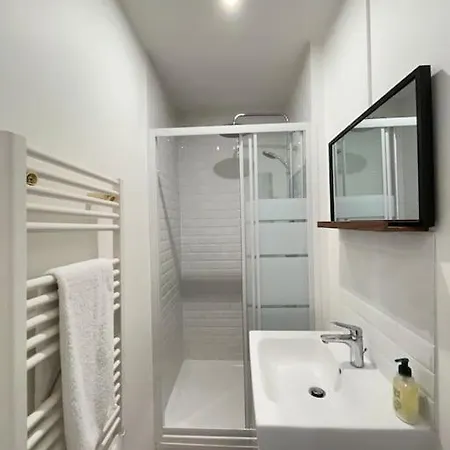 Charmant Appartement, Tout Equipe Apartment