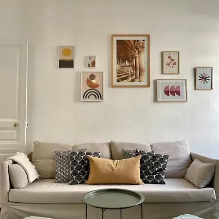 Charmant Appartement, Tout Equipe Apartment