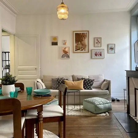 Charmant Appartement, Tout Equipe Apartment